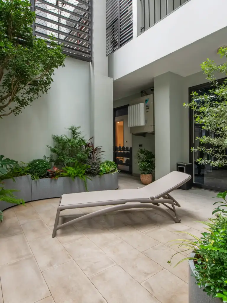 Chụp Ảnh Khách Sạn & Resort – Căn Hộ Cao Cấp Regal Residences Tay Ho