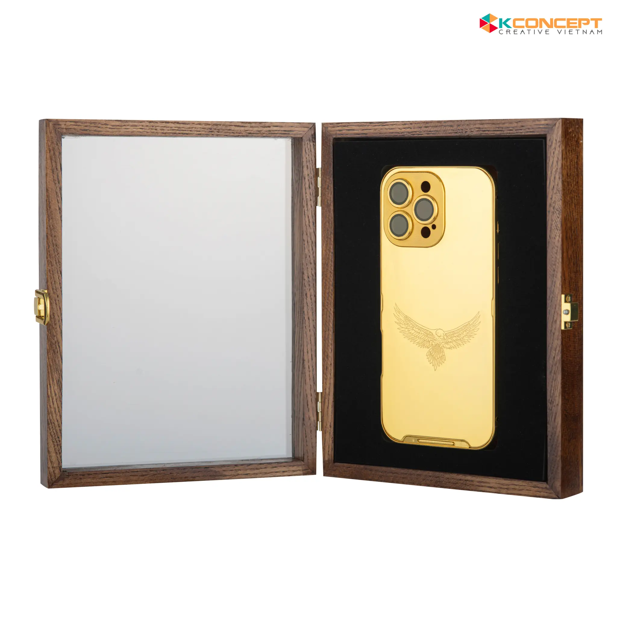 Chụp Ảnh Sản Phẩm Nền Trắng – Packshot – Ốp Lưng Điện Thoại, Kính